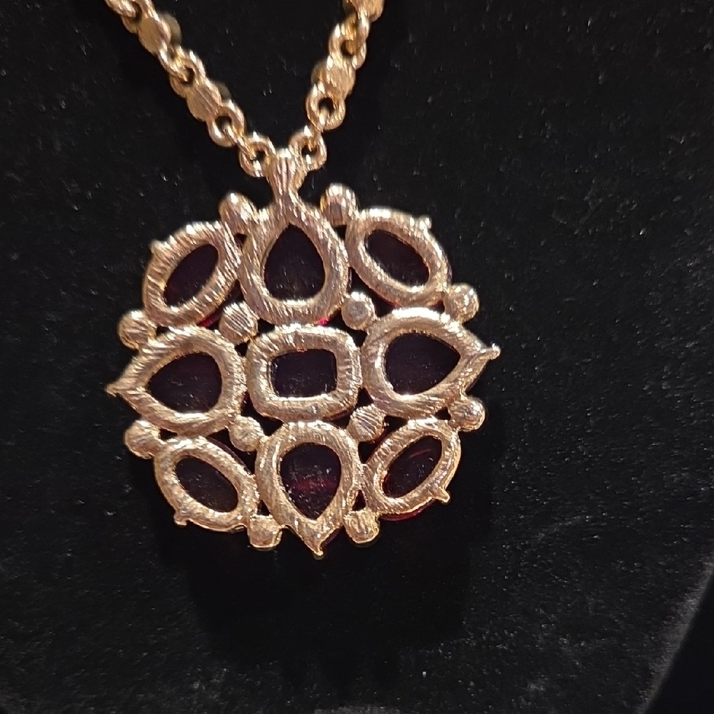 Trifari Gold Necklace with Red Accents - Picture 4 of 5